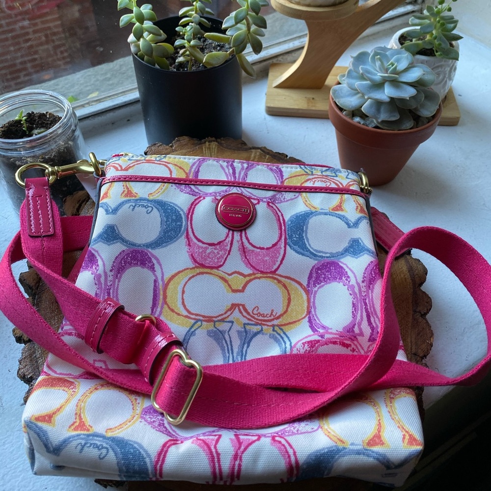 Coach Signature Scribble Swingpack